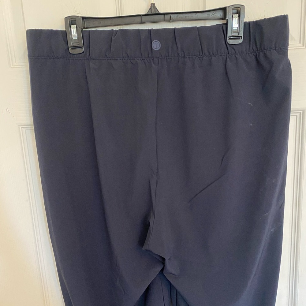 2/$10 Talbots athletic capris - Picture 5 of 7